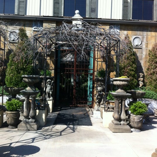 Sandstone Gardens Gift Store in Joplin