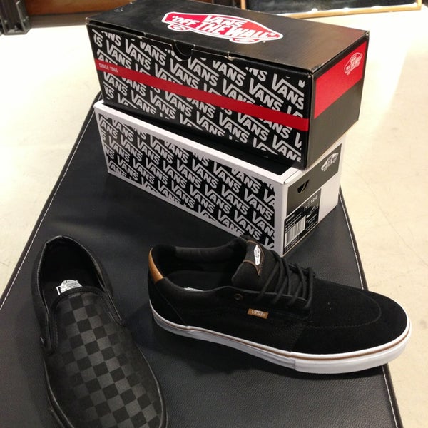 vans store providence place mall