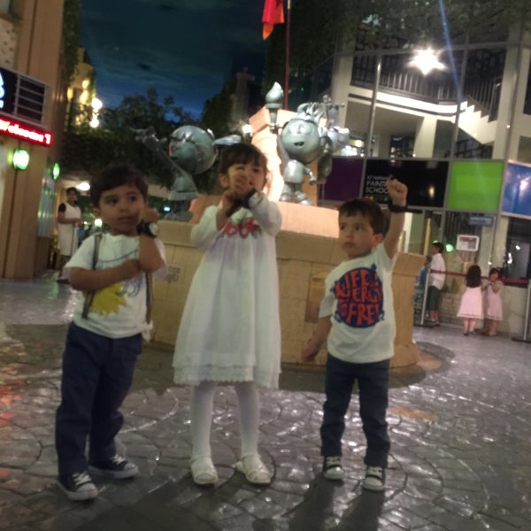 Foto tomada en KidZania Kuwait  por aisha a. el 4/7/2015