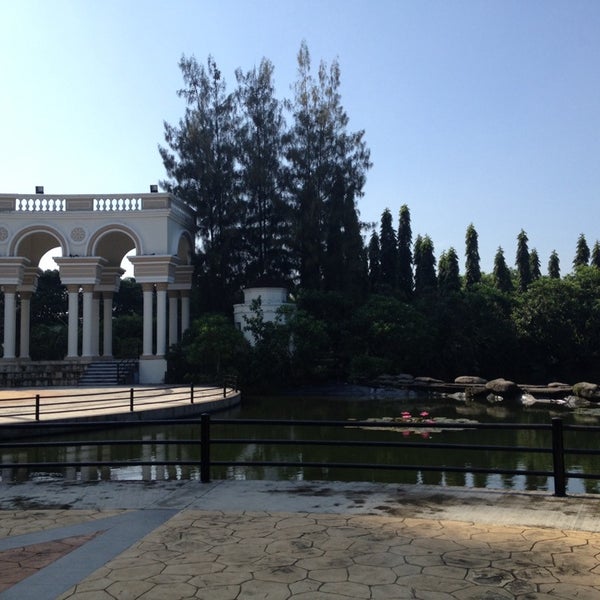 Foto Di Taman Angsa Pakuwon City Danau