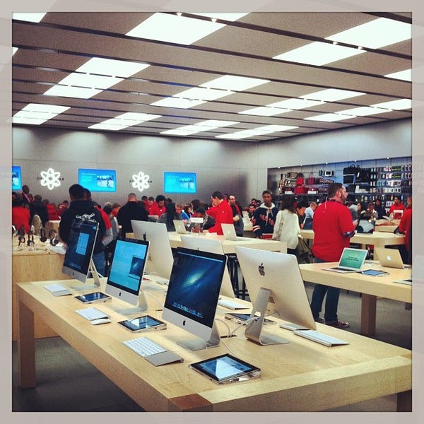 Photos At Apple Garden State Plaza Electronics Store In Paramus
