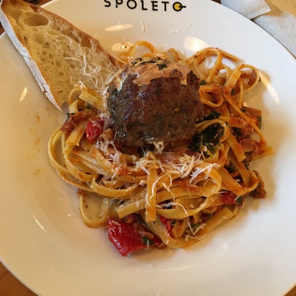 Foto scattata a Spoleto - My Italian Kitchen da Natalie P. il 10/4/2015