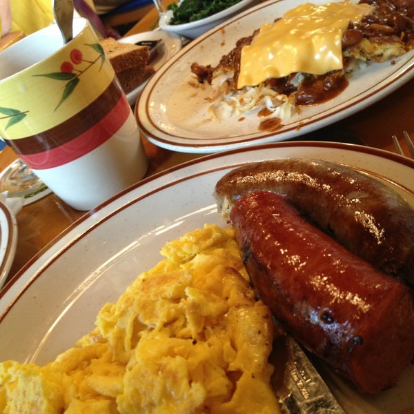 Foto scattata a Cypress Nook German American Restaurant da Heather il 12/26/2012