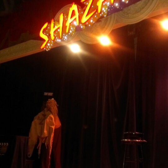 7/12/2013 tarihinde Paul W.ziyaretçi tarafından Outta Control Magic Comedy Dinner Show'de çekilen fotoğraf