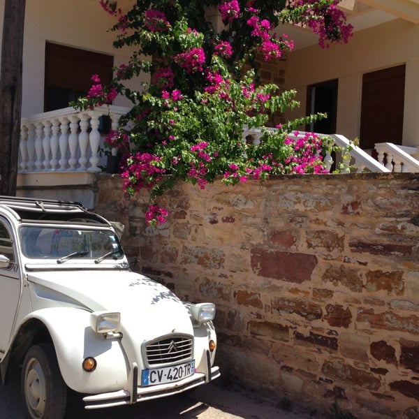 รูปภาพถ่ายที่ Voulamandis House - Chios Hotel โดย merve t. เมื่อ 7/6/2013