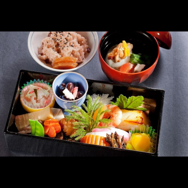 Treat your yourself to a hearty Japanese Osechi breakfast to start a prosperous New Year! Osechi breakfast will be available at 7:00-10:30 am on Jan 1, 2015.