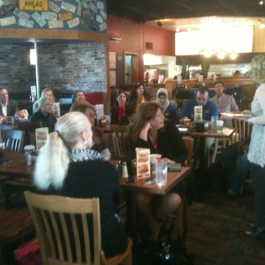 Photo taken at Fuddruckers by Marian L. on 11/29/2012