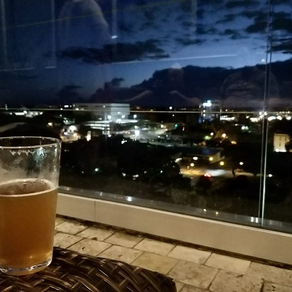 Photo taken at Level 8 Lounge by Johnathan R. on 8/3/2019