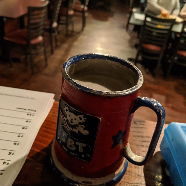 Foto tirada no(a) Strange Brew Tavern por Greg R. em 12/27/2019