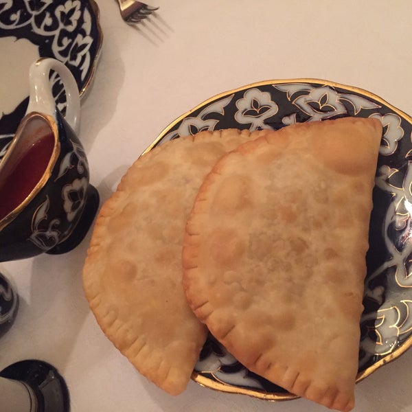 Das Foto wurde bei Restaurant &quot;Samarkand&quot; von Timka I. am 10/28/2015 aufgenommen