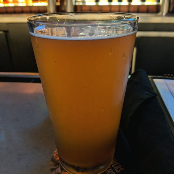 Photo taken at BJ&#39;s Restaurant &amp; Brewhouse by Robert S. on 1/18/2019