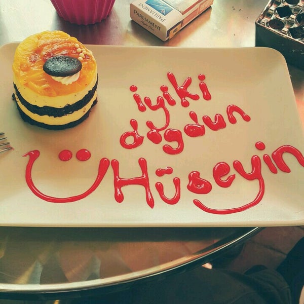 Foto tomada en Cafe Life  por Hüseyin B. el 10/9/2016