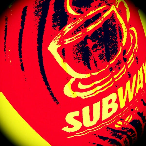 Снимок сделан в Subway пользователем Rauno S. 4/28/2013