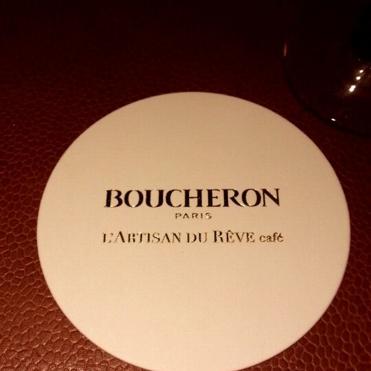 Boucheron 銀座 ブシュロン 銀座 132人の訪問者 から 2個のtips 件