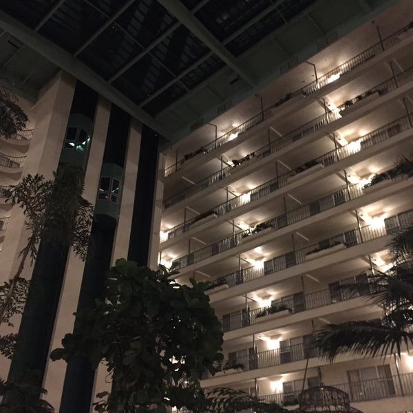 Photo taken at Embassy Suites by Hilton by Corey P. on 1/2/2016