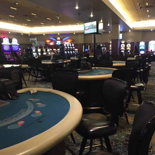 Foto tirada no(a) Casino Arizona por Corey P. em 6/16/2016