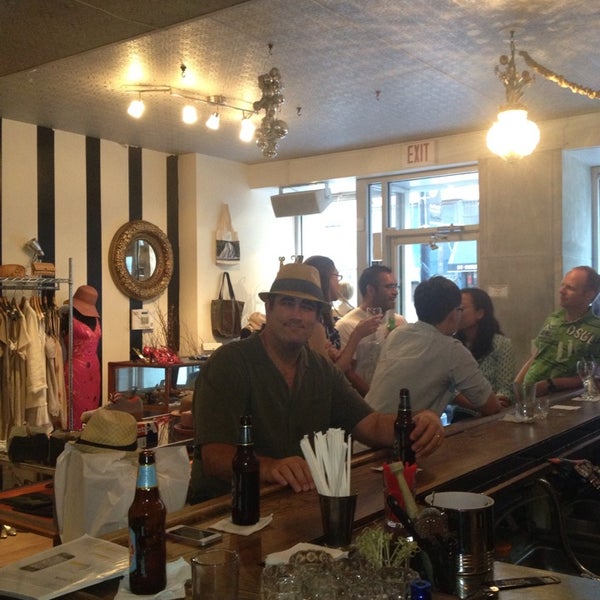 8/10/2013にRobert S.がDressing Room Bar &amp; Boutiqueで撮った写真