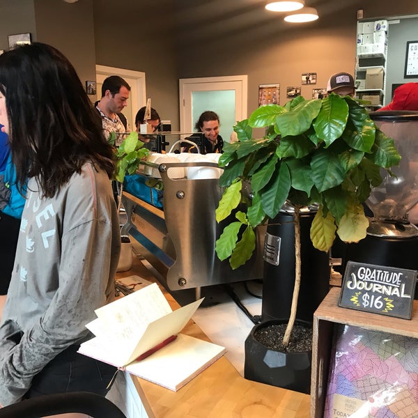 Foto diambil di Astoria Coffee oleh Donia pada 9/2/2019