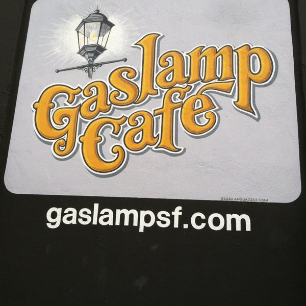 รูปภาพถ่ายที่ Gaslamp Cafe โดย Donia เมื่อ 5/27/2013