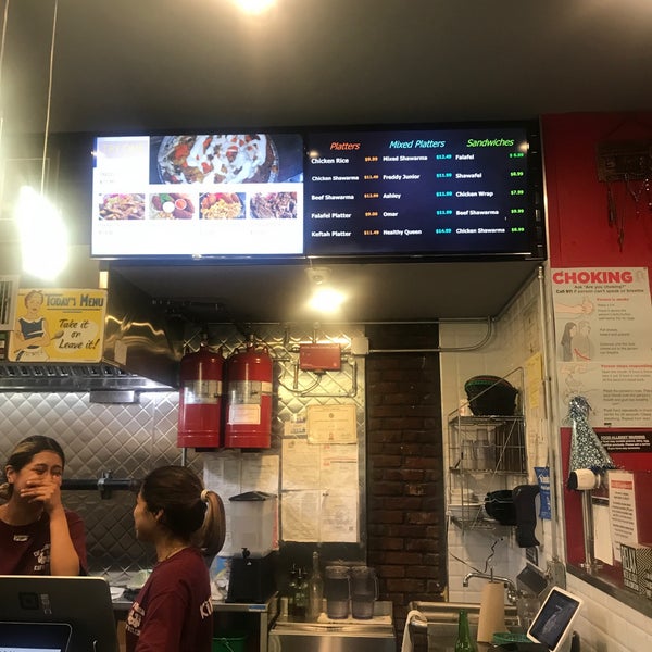 รูปภาพถ่ายที่ King Of Falafel &amp; Shawarma โดย Donia เมื่อ 5/27/2019