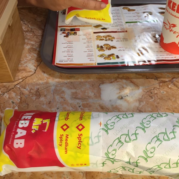 Foto diambil di Mr. Kebab Itaewon Halal Food oleh Jee In K. pada 9/15/2015