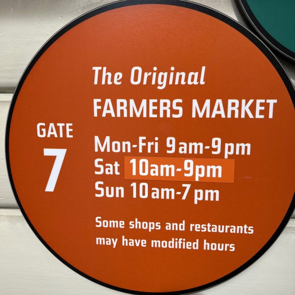 รูปภาพถ่ายที่ The Original Farmers Market โดย Jay F. เมื่อ 1/24/2024