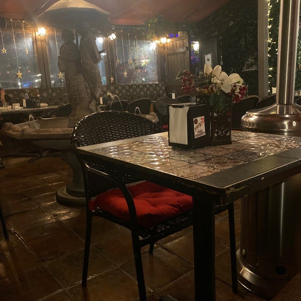 12/28/2021 tarihinde Hisham W.ziyaretçi tarafından Liwan Restaurant &amp; Hookah Lounge'de çekilen fotoğraf