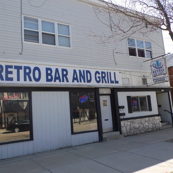 Retro Bar and Grill Sheboygan 9 ziyaretçi