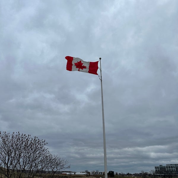 Photo taken at Downsview Park by Adí on 12/1/2022