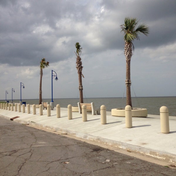 Photos at New Orleans Lakefront Lake in New Orleans