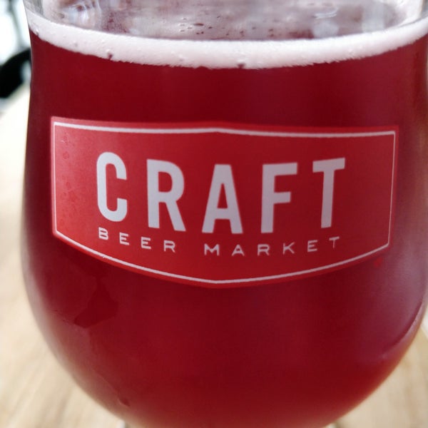 รูปภาพถ่ายที่ CRAFT Beer Market โดย Kevin M. เมื่อ 6/14/2019