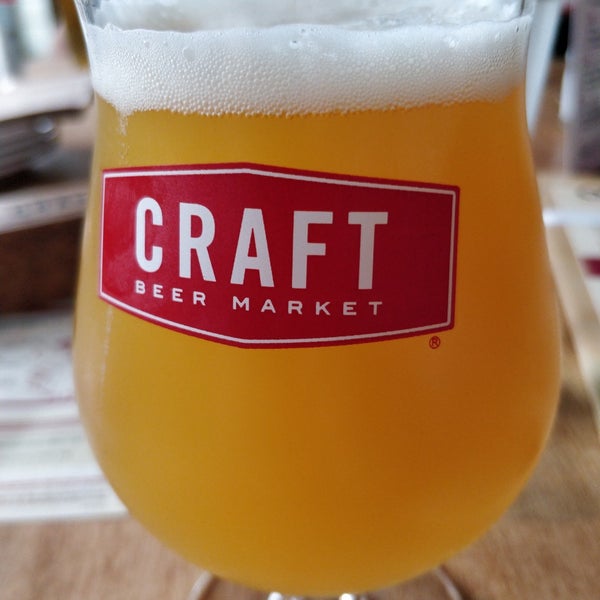 รูปภาพถ่ายที่ CRAFT Beer Market โดย Kevin M. เมื่อ 6/14/2019