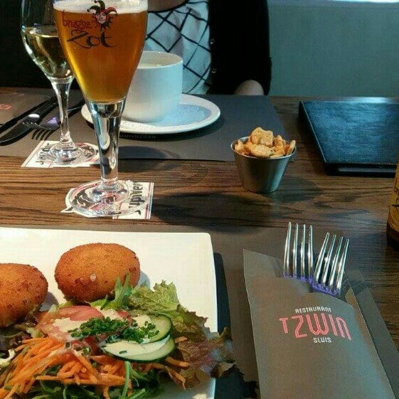 Photo taken at Restaurant &#39;t Zwin by Maikel B. on 5/22/2016