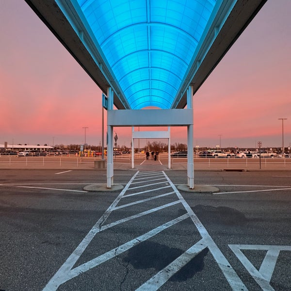 Foto diambil di Akron-Canton Airport (CAK) oleh dereq pada 11/10/2022