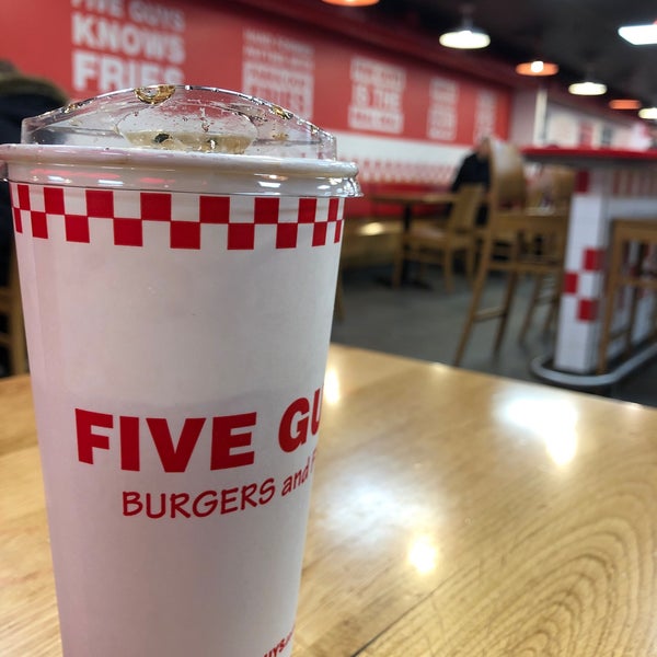 Photo taken at Five Guys by H K. on 12/11/2021