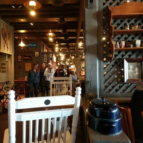 Cracker Barrel Old Country Store Belleville'de Amerikan Restoranı'da fotoğraflar