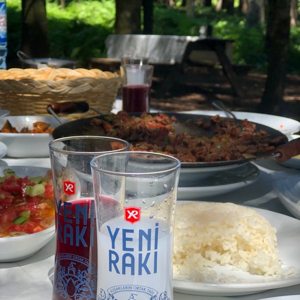 7/31/2020に🗝CananAkarsuがAbant Çamlık Restoranで撮った写真
