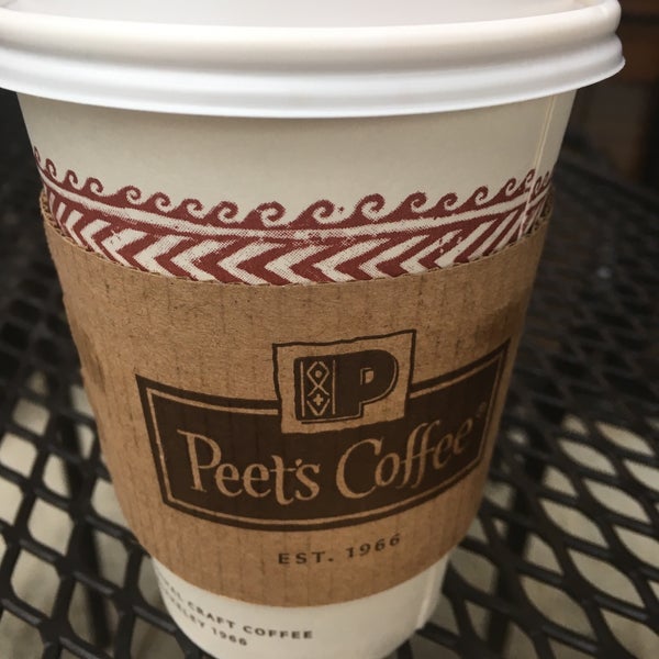 Das Foto wurde bei Peet&#39;s Coffee &amp; Tea von Alice C. am 9/11/2016 aufgenommen
