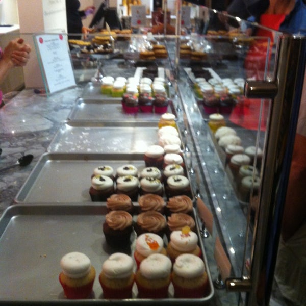 8/24/2013 tarihinde Chris M.ziyaretçi tarafından Kelly&#39;s Bake Shoppe'de çekilen fotoğraf