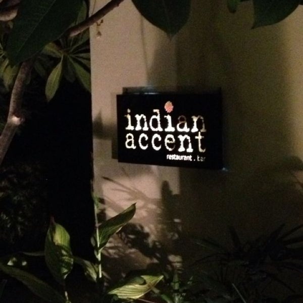 รูปภาพถ่ายที่ Indian Accent โดย Kelly เมื่อ 9/11/2013
