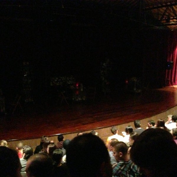 4/7/2013에 Kmilo V.님이 Teatro Aguila Descalza에서 찍은 사진