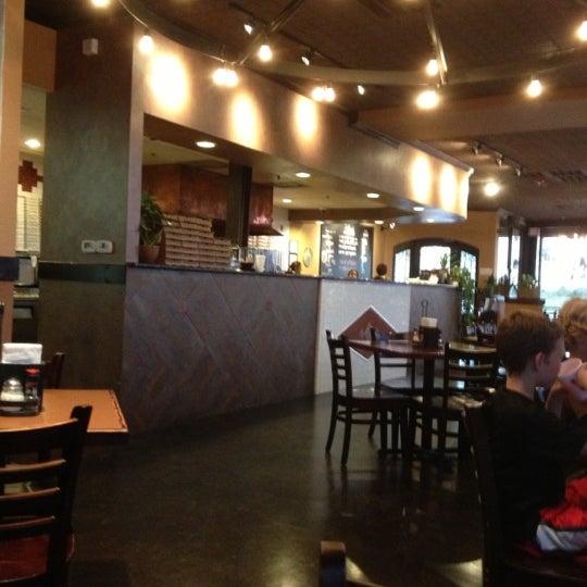 10/3/2012 tarihinde MB L.ziyaretçi tarafından Palio&#39;s Pizza Cafe'de çekilen fotoğraf