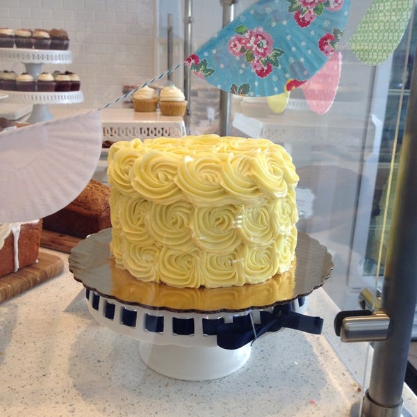 Foto diambil di The Little Daisy Bake Shop oleh Azie S. pada 5/5/2014