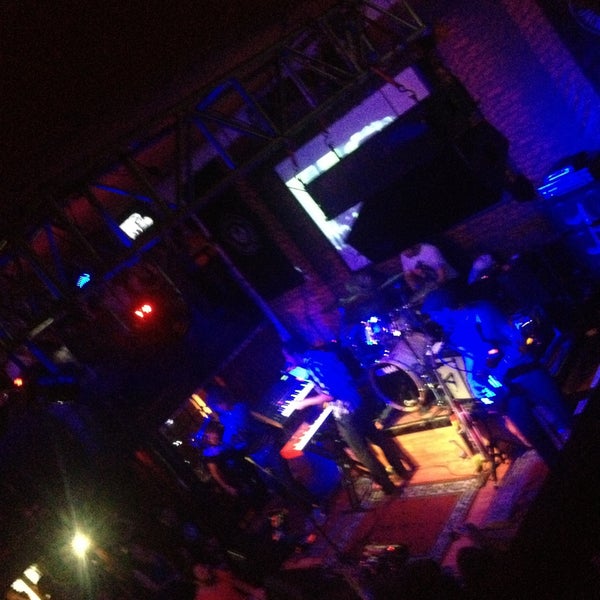 5/5/2013にMonica M.がOzzy Bar Rockで撮った写真