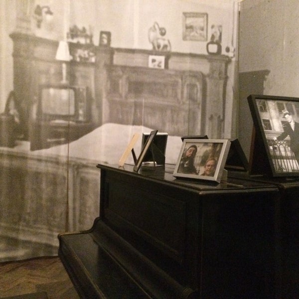 Das Foto wurde bei Музей-квартира «Полторы комнаты» И. Бродского von Anna P. am 9/27/2015 aufgenommen