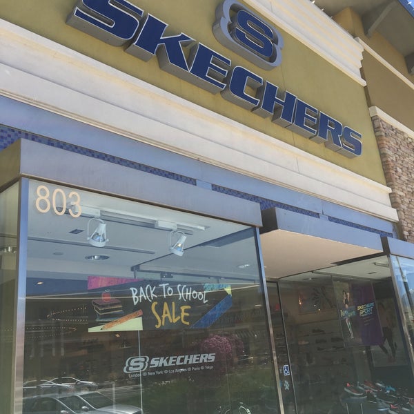 skechers store reno