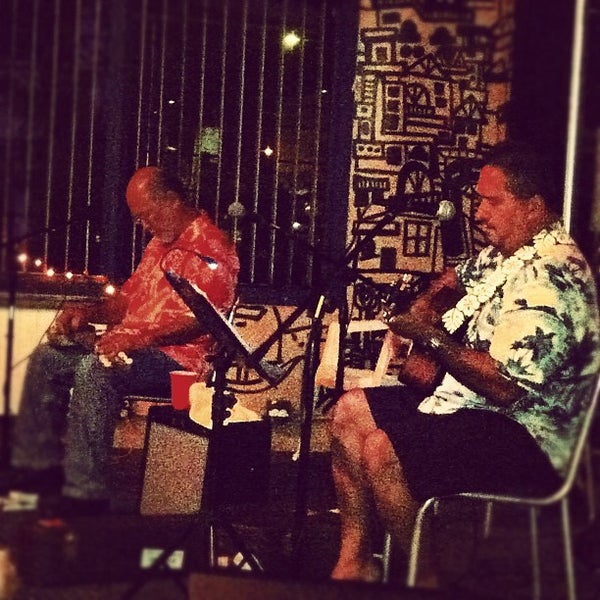 Hilo Town Tavern Bar