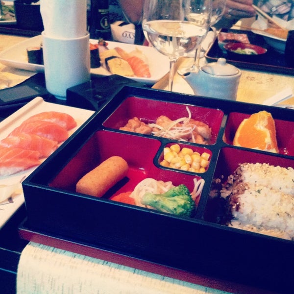 รูปภาพถ่ายที่ Tokyo Japanese Restaurant โดย Yoyo เมื่อ 6/10/2013