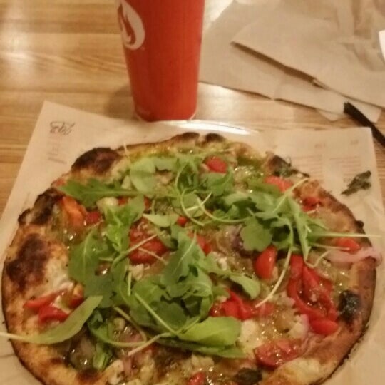 Photo taken at Blaze Pizza by Yair P. on 12/2/2015