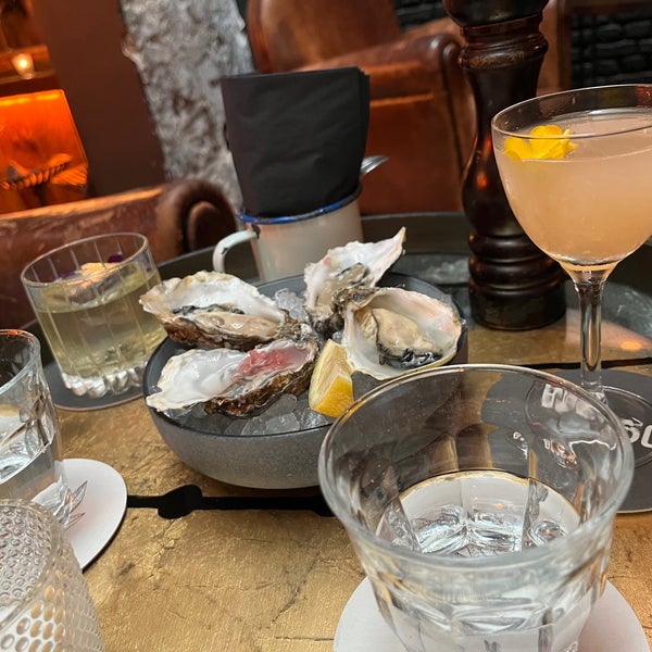 We tried Japanese Blossom, The Earl of Grey, Ella Spritzgerald and Bloody Mary. All of them were really really good.🤩 You should try oyster with the cocktails. 🤤